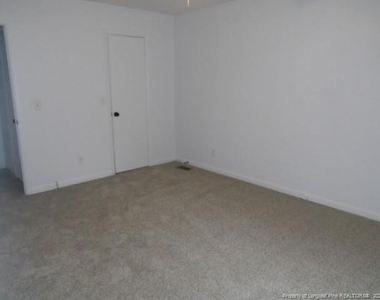 6827 Kizer Drive - Photo Thumbnail 12