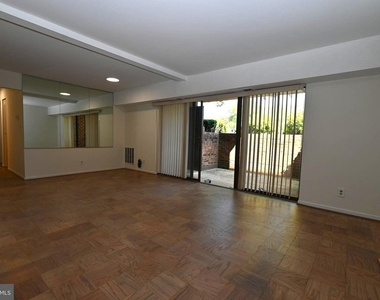 4404 Island Place - Photo Thumbnail 1
