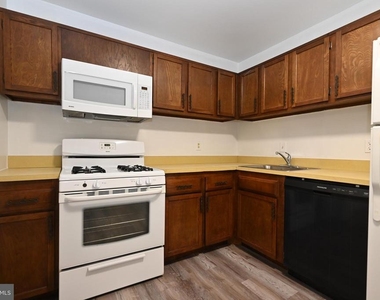 4404 Island Place - Photo Thumbnail 3