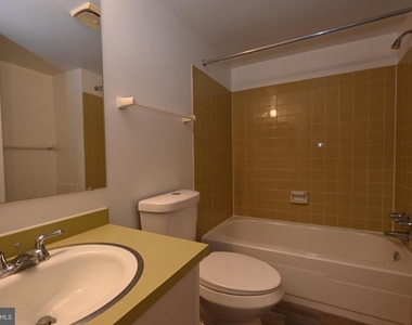 4404 Island Place - Photo Thumbnail 9