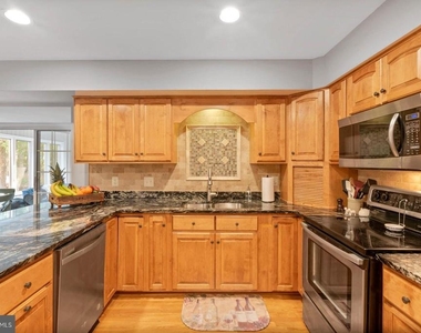 3125 Hannahs Pond Lane - Photo Thumbnail 9