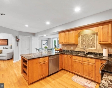 3125 Hannahs Pond Lane - Photo Thumbnail 8