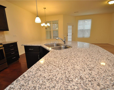643 Briarcliff Street - Photo Thumbnail 15