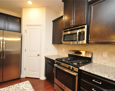 643 Briarcliff Street - Photo Thumbnail 11