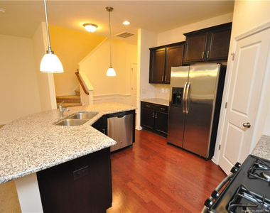 643 Briarcliff Street - Photo Thumbnail 6
