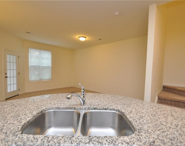 643 Briarcliff Street - Photo Thumbnail 12