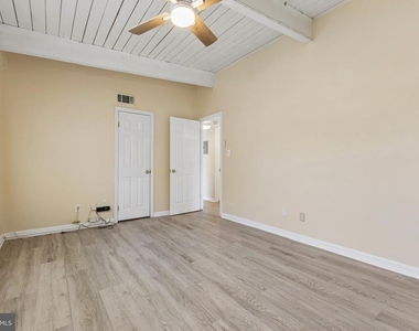 4901 Americana Drive - Photo Thumbnail 20