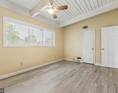 4901 Americana Drive - Photo Thumbnail 19