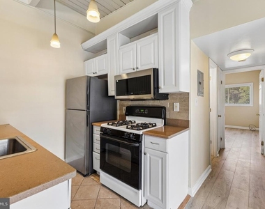 4901 Americana Drive - Photo Thumbnail 3