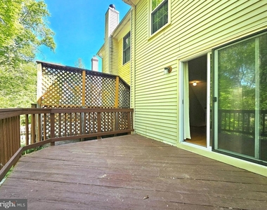 7664 Northern Oaks Court - Photo Thumbnail 10
