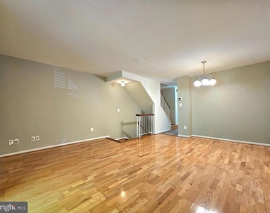 7664 Northern Oaks Court - Photo Thumbnail 6