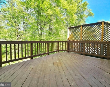 7664 Northern Oaks Court - Photo Thumbnail 9