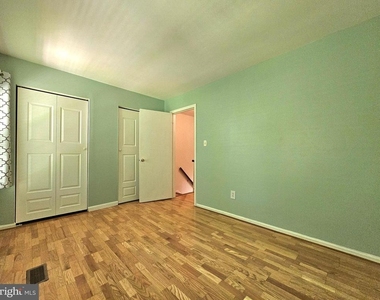 7664 Northern Oaks Court - Photo Thumbnail 12