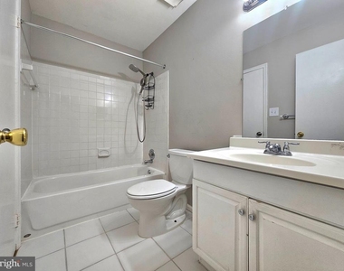 7664 Northern Oaks Court - Photo Thumbnail 13