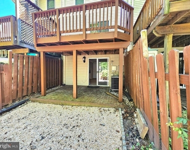 7664 Northern Oaks Court - Photo Thumbnail 24