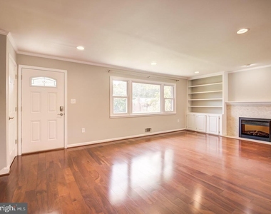 1723 Baldwin Drive - Photo Thumbnail 2