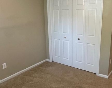 10127 Ebenshire Court - Photo Thumbnail 10