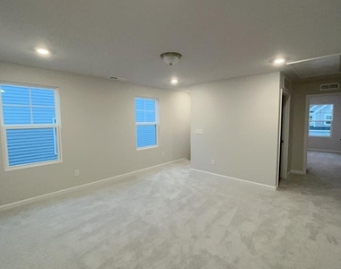 1013 Red Wing Drive - Photo Thumbnail 9