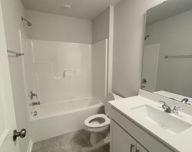 1013 Red Wing Drive - Photo Thumbnail 15