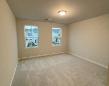 1013 Red Wing Drive - Photo Thumbnail 14