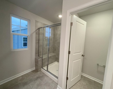 1013 Red Wing Drive - Photo Thumbnail 11