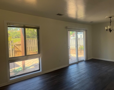 3042 Mission Drive - Photo Thumbnail 9