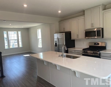 511 Autumn Cure Court - Photo Thumbnail 8