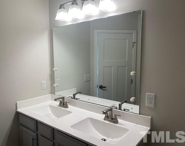 511 Autumn Cure Court - Photo Thumbnail 13