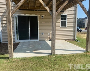 511 Autumn Cure Court - Photo Thumbnail 21