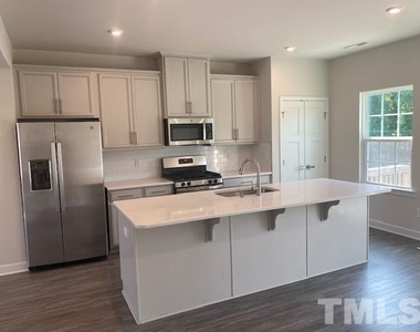 511 Autumn Cure Court - Photo Thumbnail 5