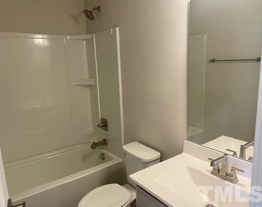 511 Autumn Cure Court - Photo Thumbnail 18
