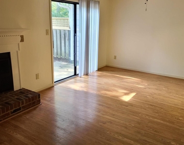 6416 Meadow View Drive - Photo Thumbnail 20