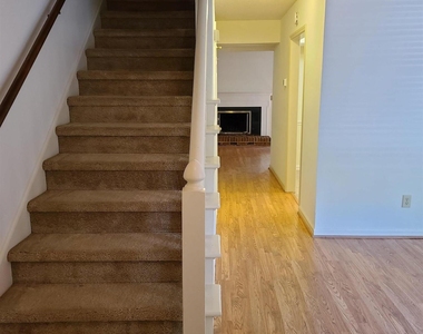 6416 Meadow View Drive - Photo Thumbnail 18