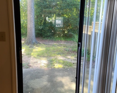 6416 Meadow View Drive - Photo Thumbnail 21