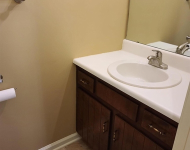 6416 Meadow View Drive - Photo Thumbnail 23
