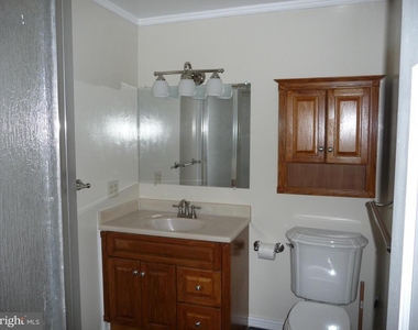 7665 Sheffield Village Lane - Photo Thumbnail 15