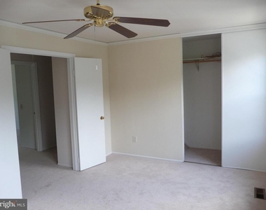 7665 Sheffield Village Lane - Photo Thumbnail 12