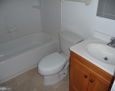 7665 Sheffield Village Lane - Photo Thumbnail 14