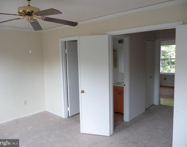 7665 Sheffield Village Lane - Photo Thumbnail 13