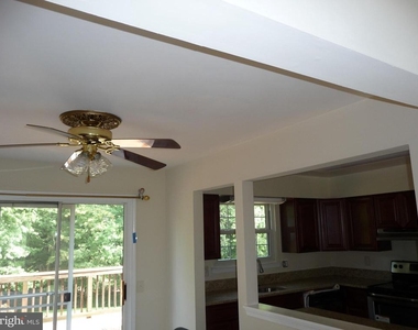 7665 Sheffield Village Lane - Photo Thumbnail 6