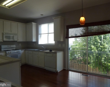 13125 Park Crescent Circle - Photo Thumbnail 10