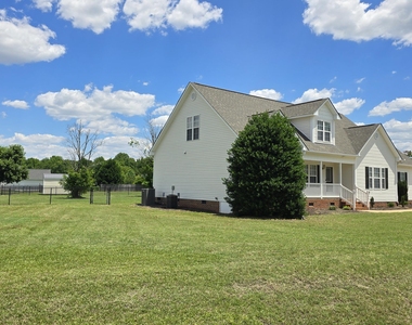 100 Jesse Drive - Photo Thumbnail 1