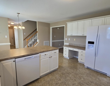 100 Jesse Drive - Photo Thumbnail 10
