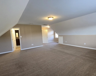 100 Jesse Drive - Photo Thumbnail 23