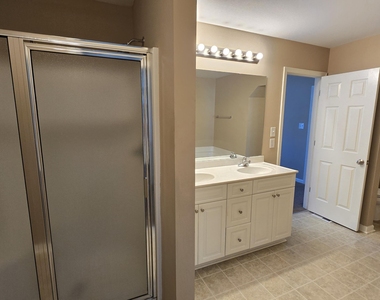 100 Jesse Drive - Photo Thumbnail 11