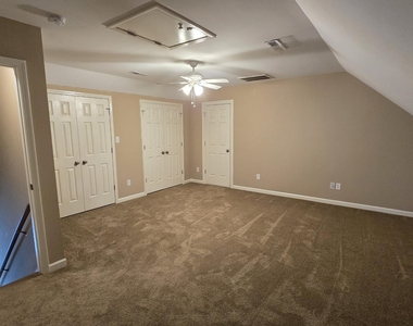 100 Jesse Drive - Photo Thumbnail 16