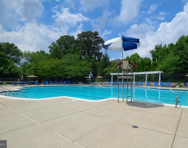 12144 Garden Circle - Photo Thumbnail 15