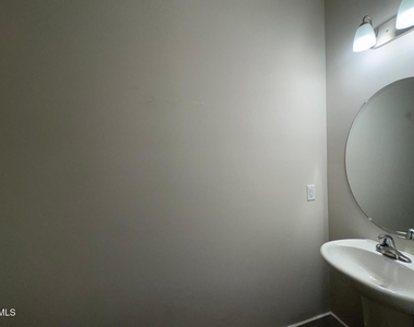 917 Hillman Lane - Photo Thumbnail 10