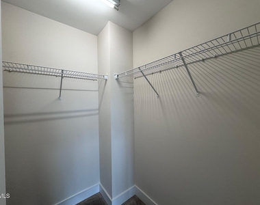 917 Hillman Lane - Photo Thumbnail 12