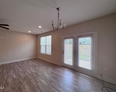 917 Hillman Lane - Photo Thumbnail 5